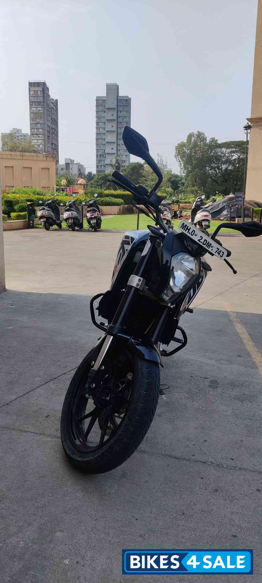 Black KTM Duke 200