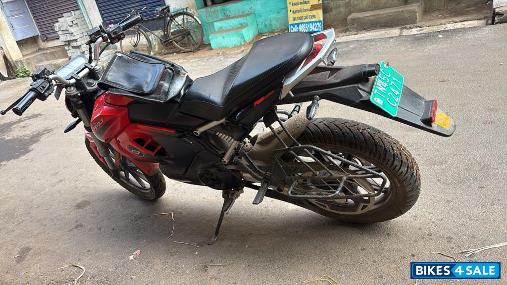 Revolt RV400 Eclipse Red