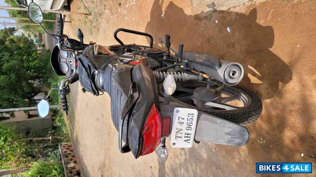 Black Honda CB Shine