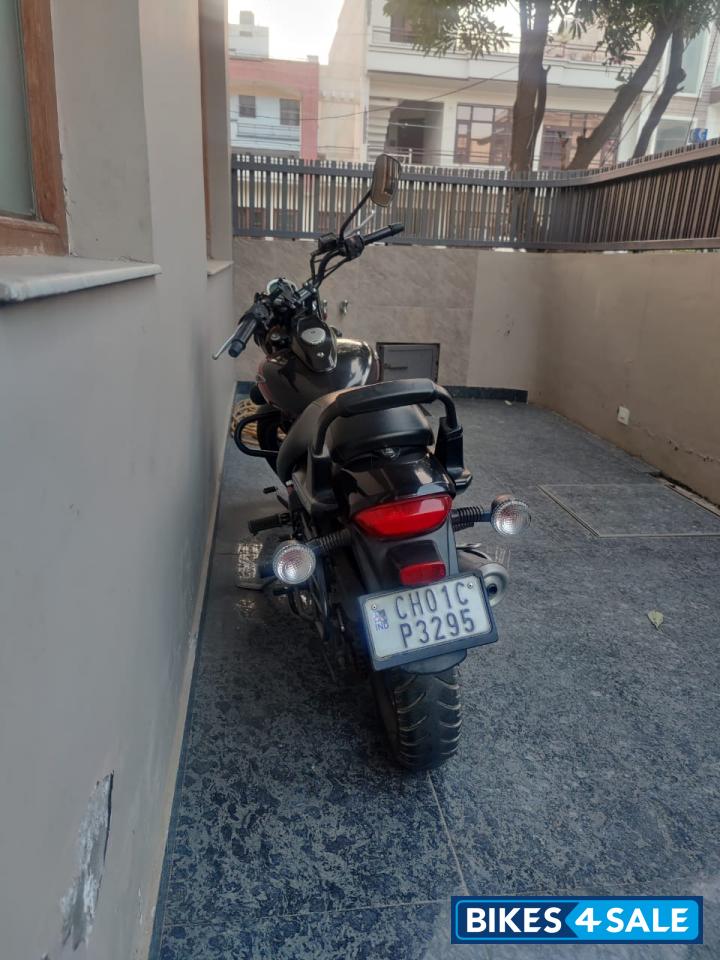 Bajaj Avenger Street 220