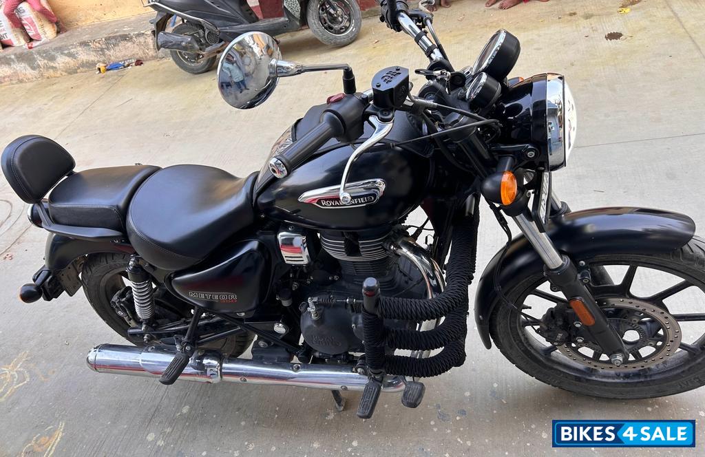 Royal Enfield Meteor 350 Stellar