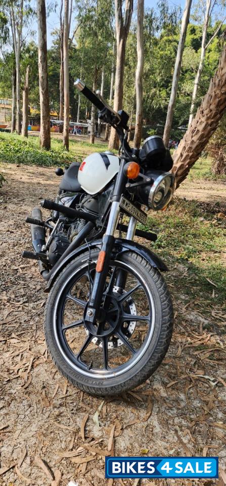 White Royal Enfield Thunderbird X 350