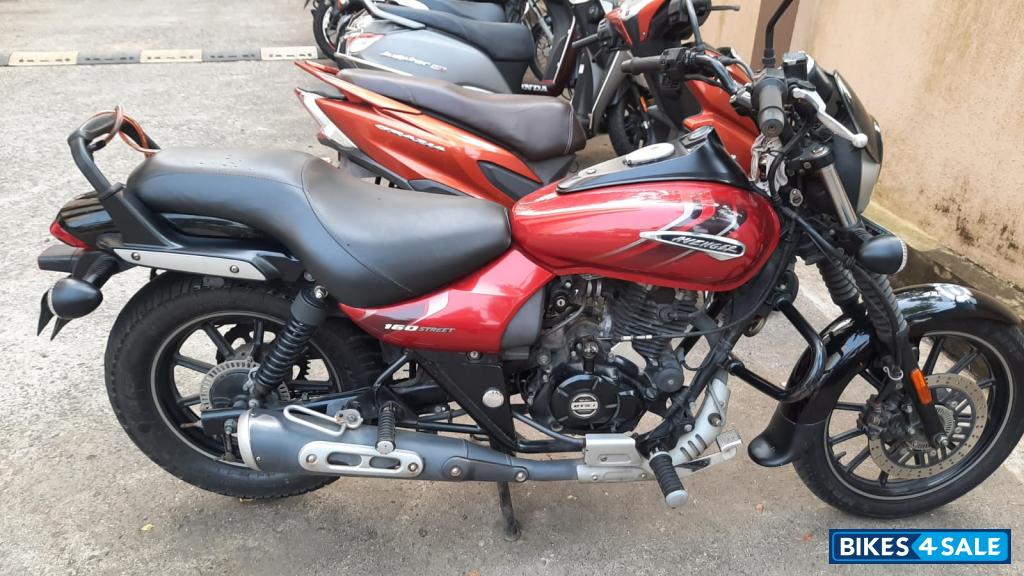 Spicy Red Bajaj Avenger Street 160 BS6