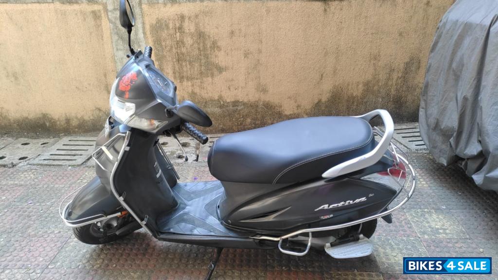 Black Honda Activa 5G