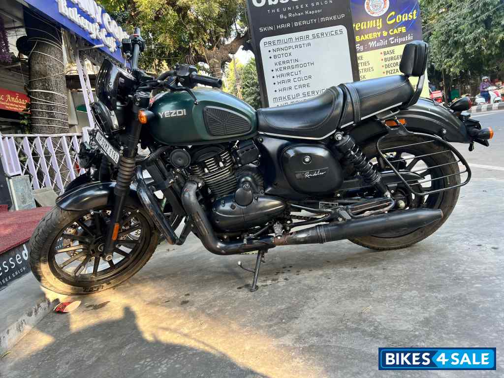 Hunter Green Yezdi Roadster Dark