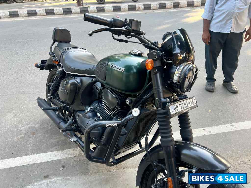 Hunter Green Yezdi Roadster Dark