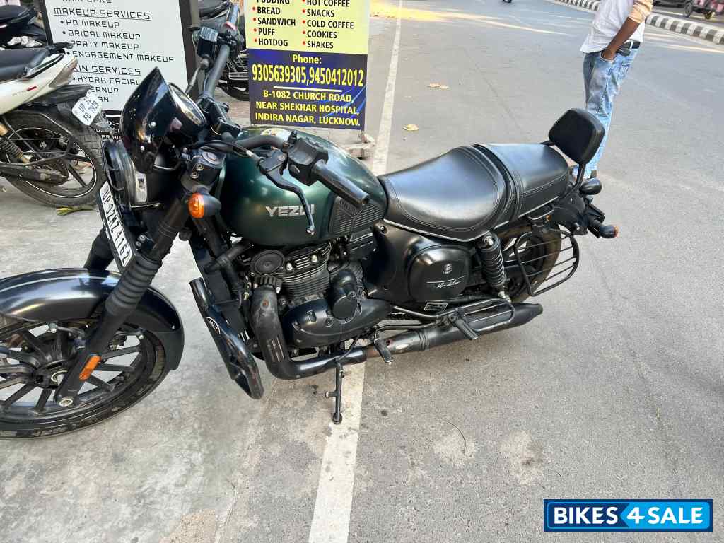 Hunter Green Yezdi Roadster Dark