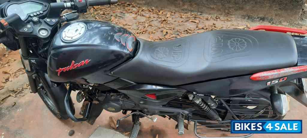 Bajaj Pulsar 150 Neon BS6