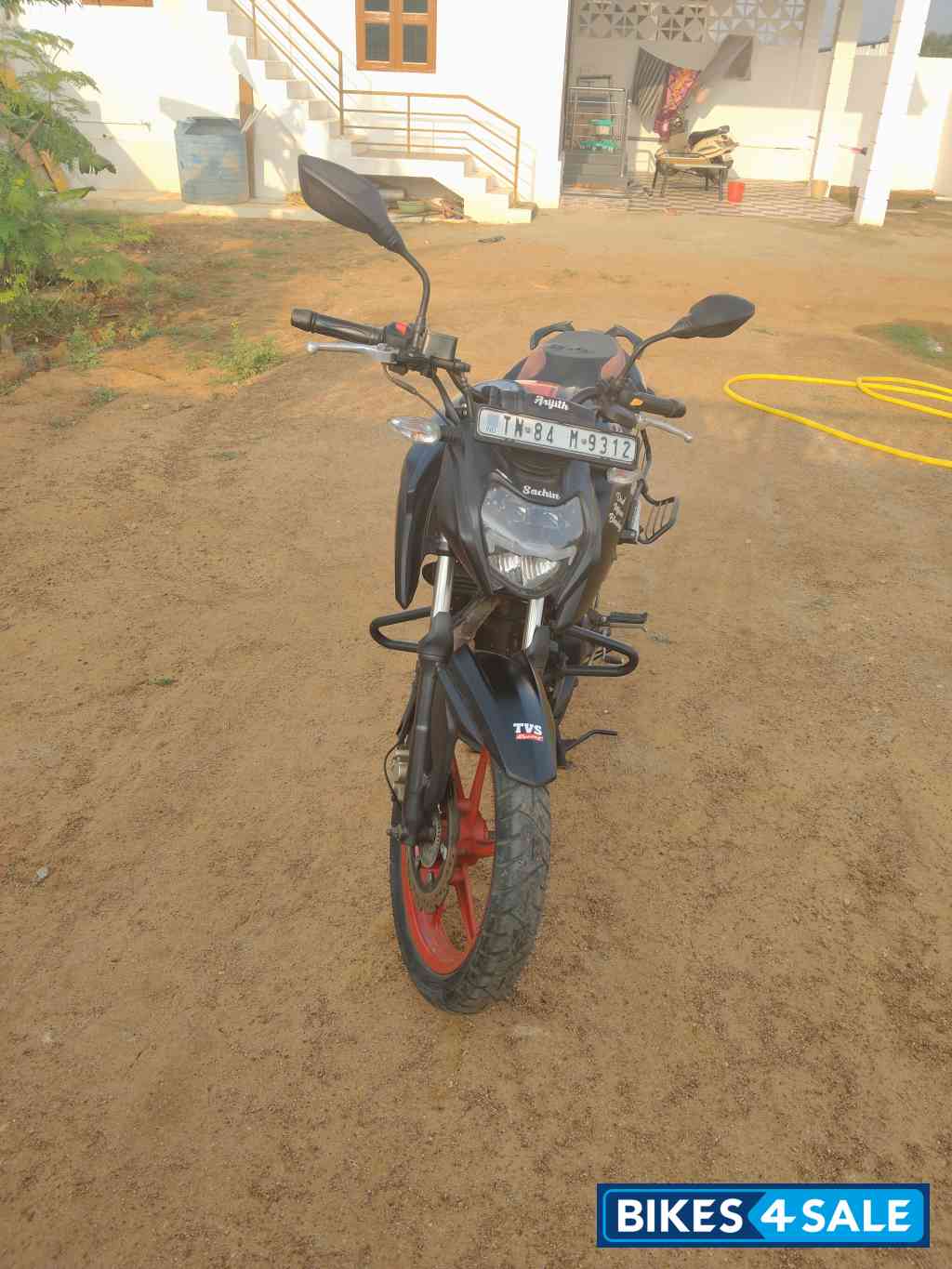 Mattle Black TVS Apache RTR 160 4V Special Edition