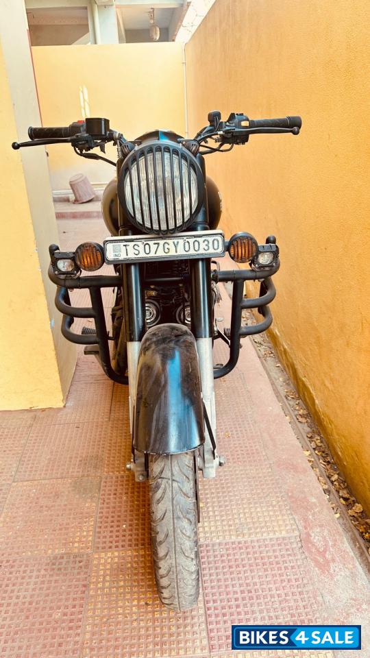 Stealth Black Royal Enfield Classic Stealth Black