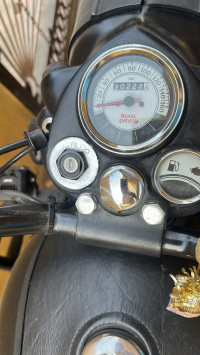 Stealth Black Royal Enfield Classic Stealth Black