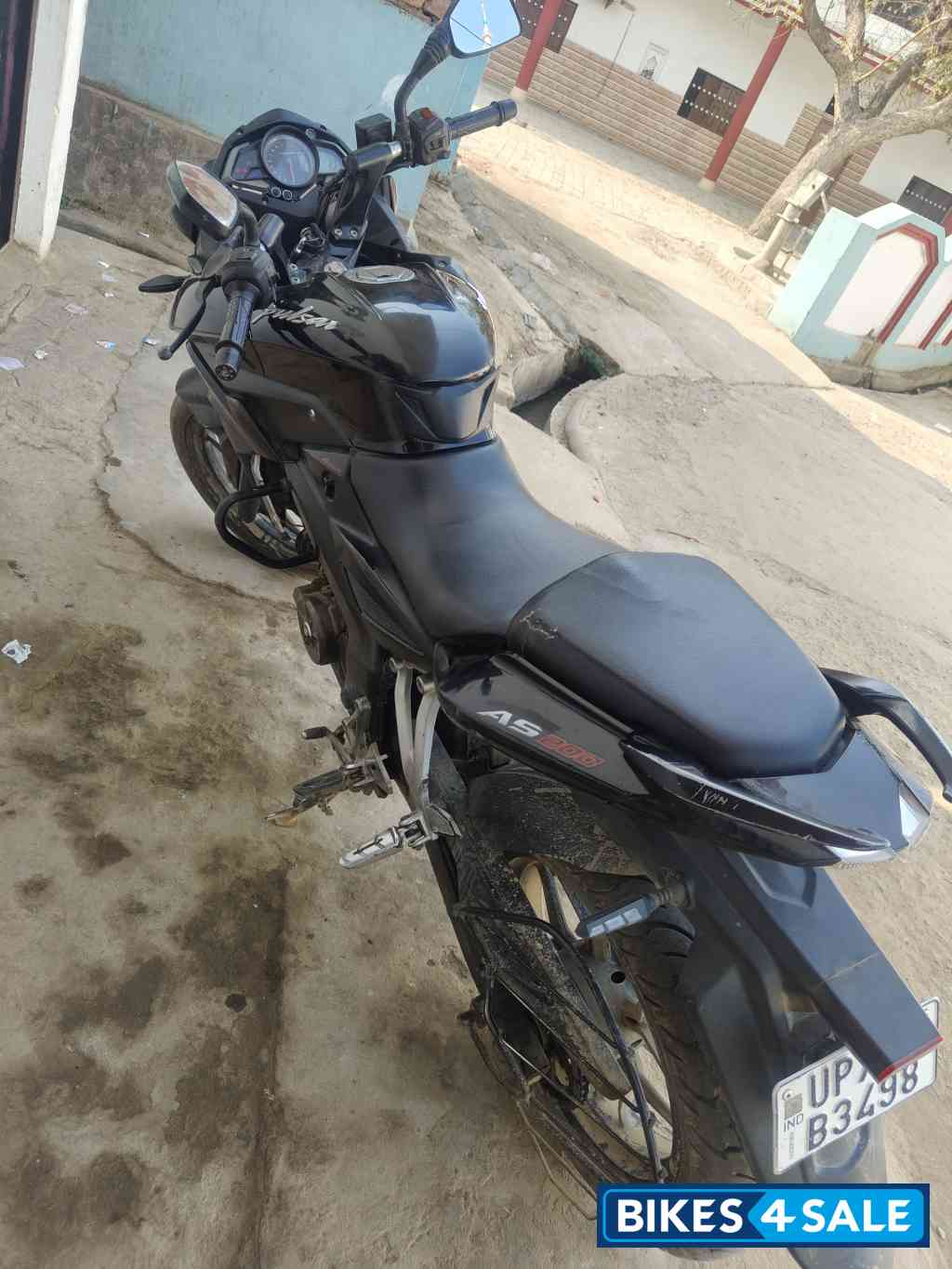 Black Bajaj Pulsar AS 200