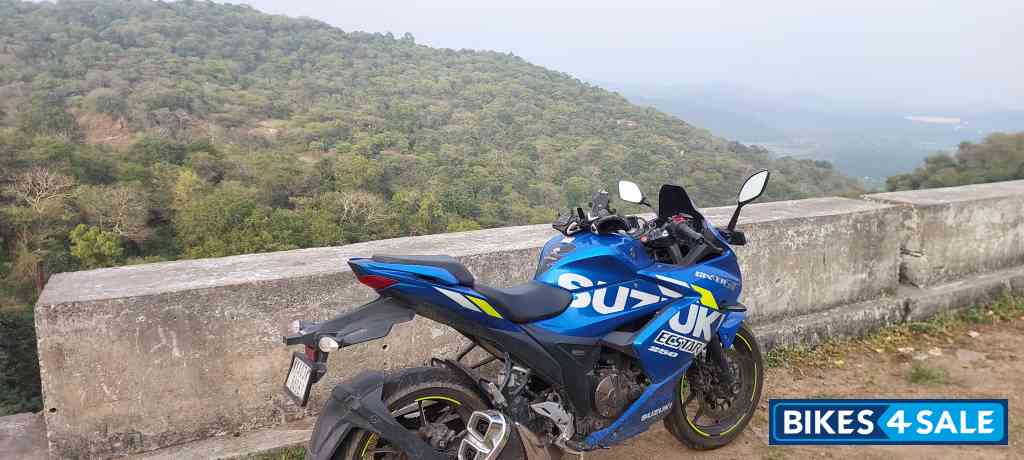 Suzuki Gixxer SF 250