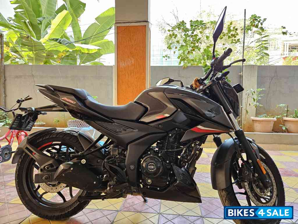Bajaj Pulsar N250 Dual Channel ABS