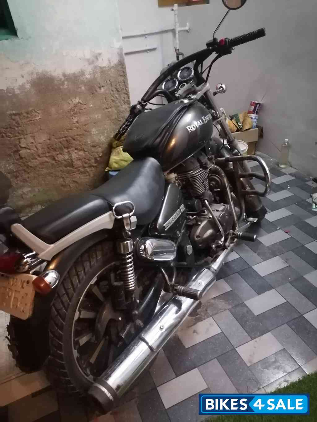 Black Royal Enfield Thunderbird 350