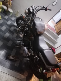 Black Royal Enfield Thunderbird 350