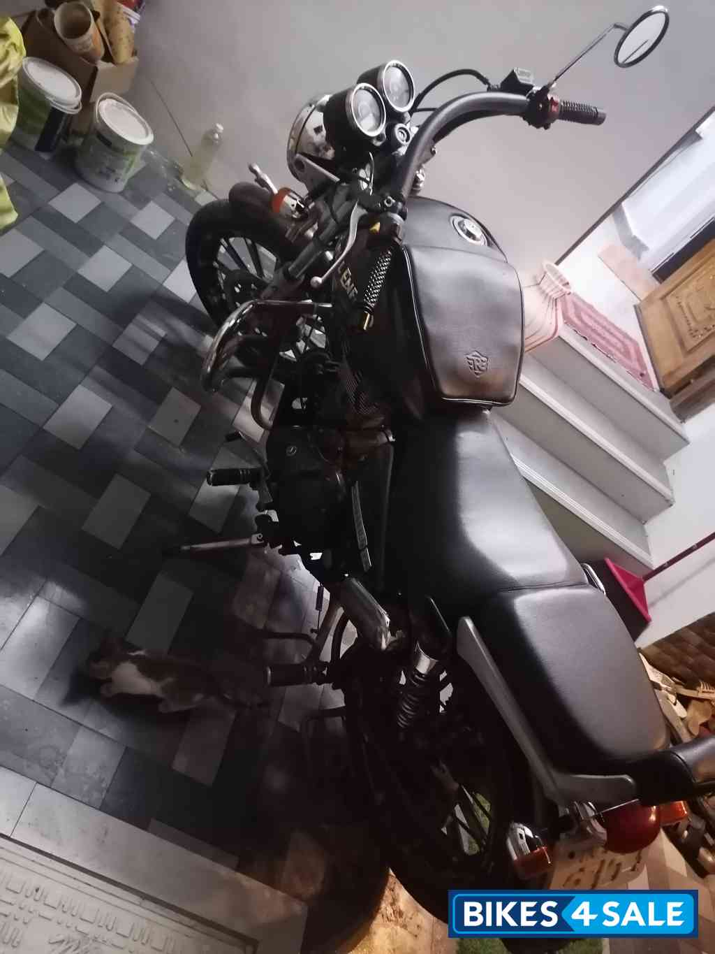 Black Royal Enfield Thunderbird 350