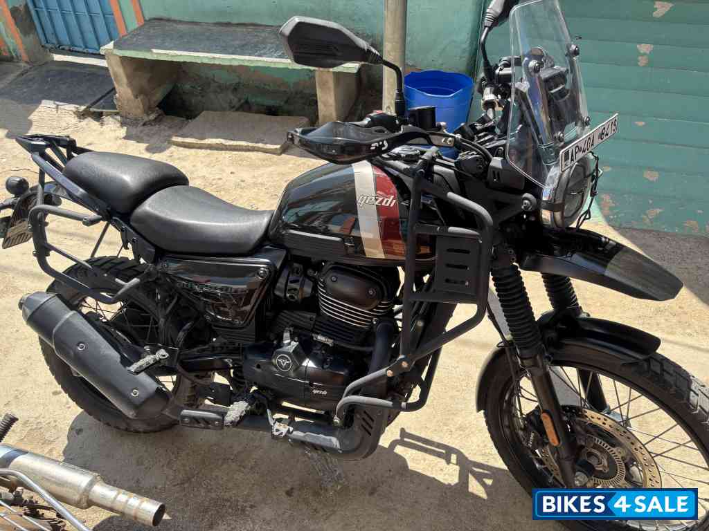 Yezdi Adventure Matte