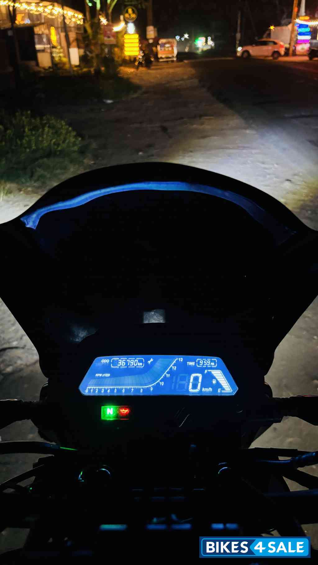 Canyon Red Bajaj Dominar 250