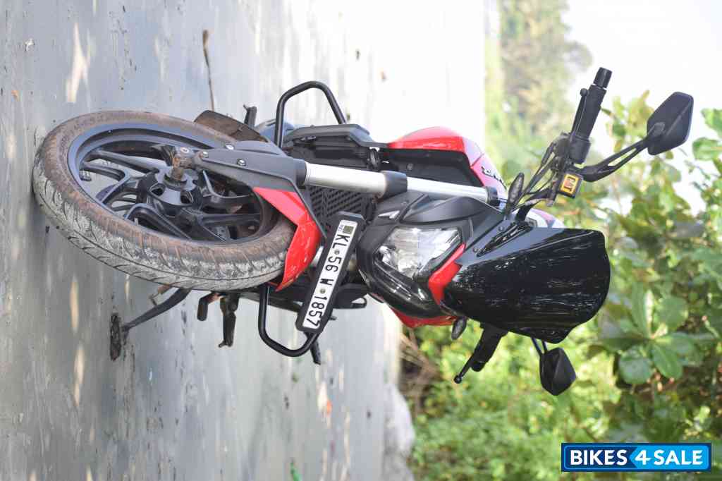 Canyon Red Bajaj Dominar 250