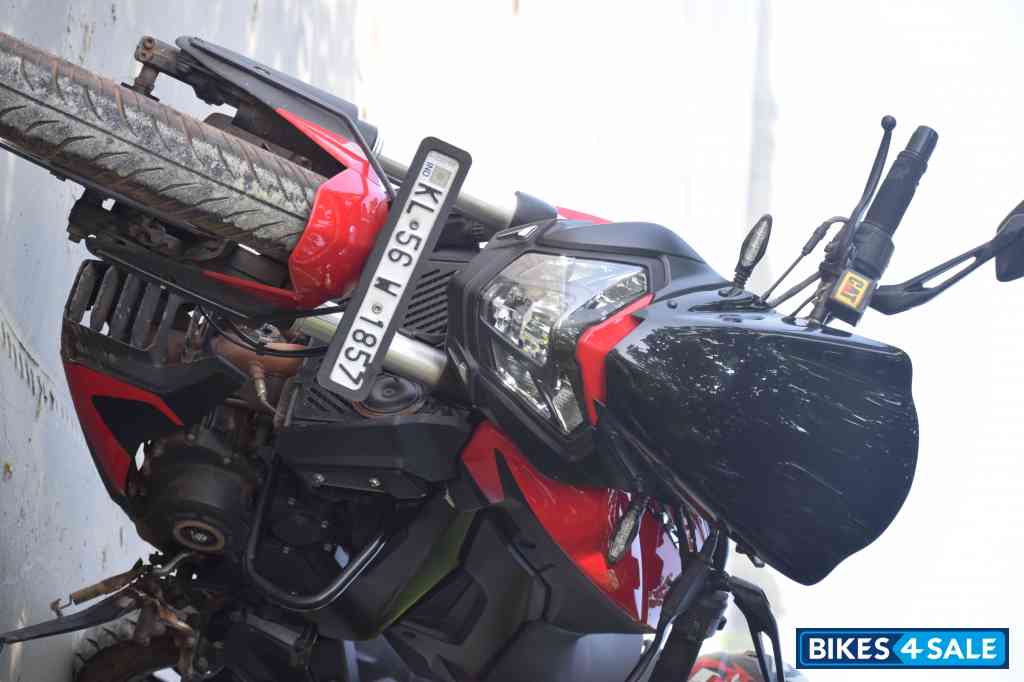 Canyon Red Bajaj Dominar 250