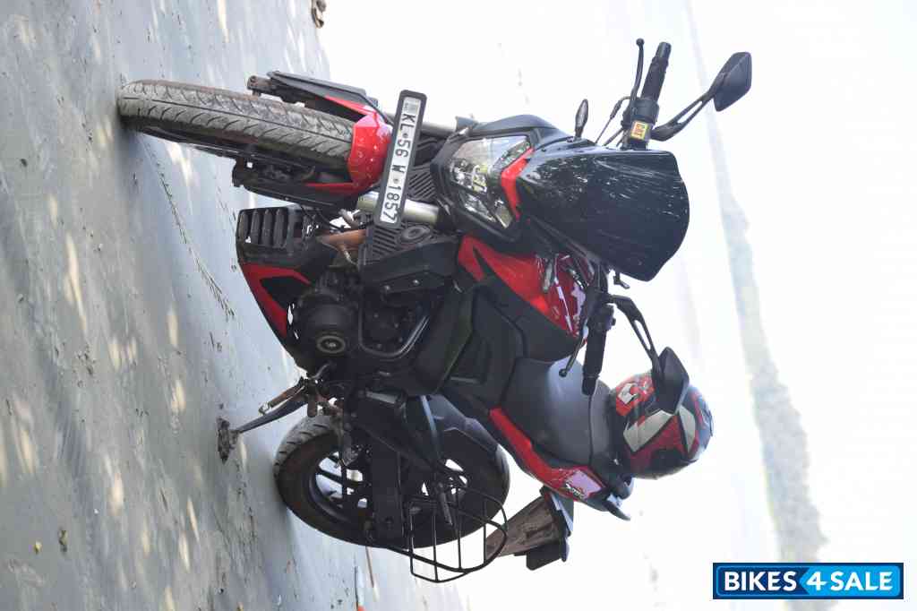 Canyon Red Bajaj Dominar 250