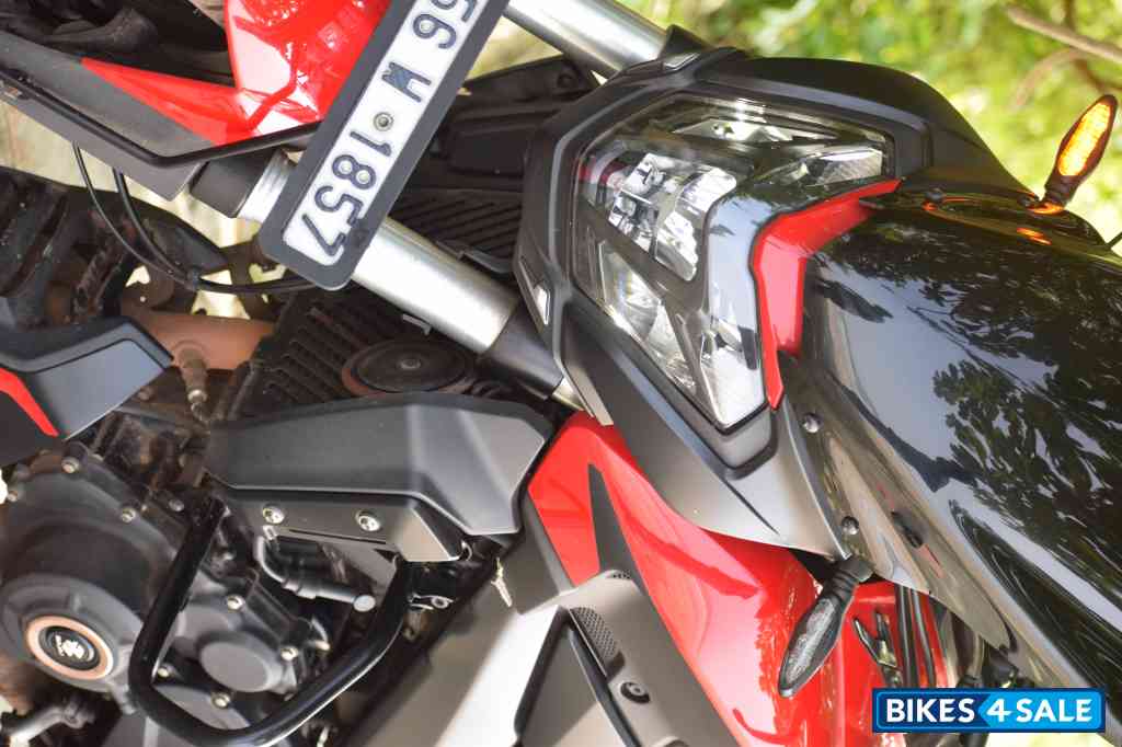 Canyon Red Bajaj Dominar 250