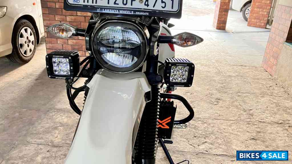 White / Red Hero Xpulse 200 4V Rally Edition