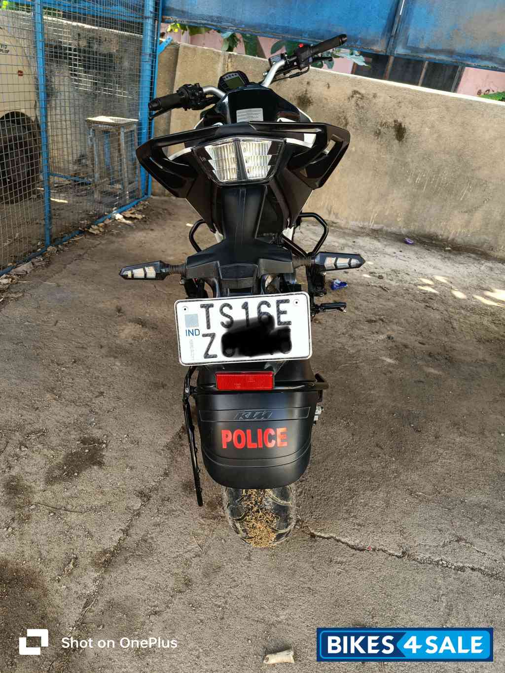 White KTM Duke 200 2020 White KTM Duke 200 2020