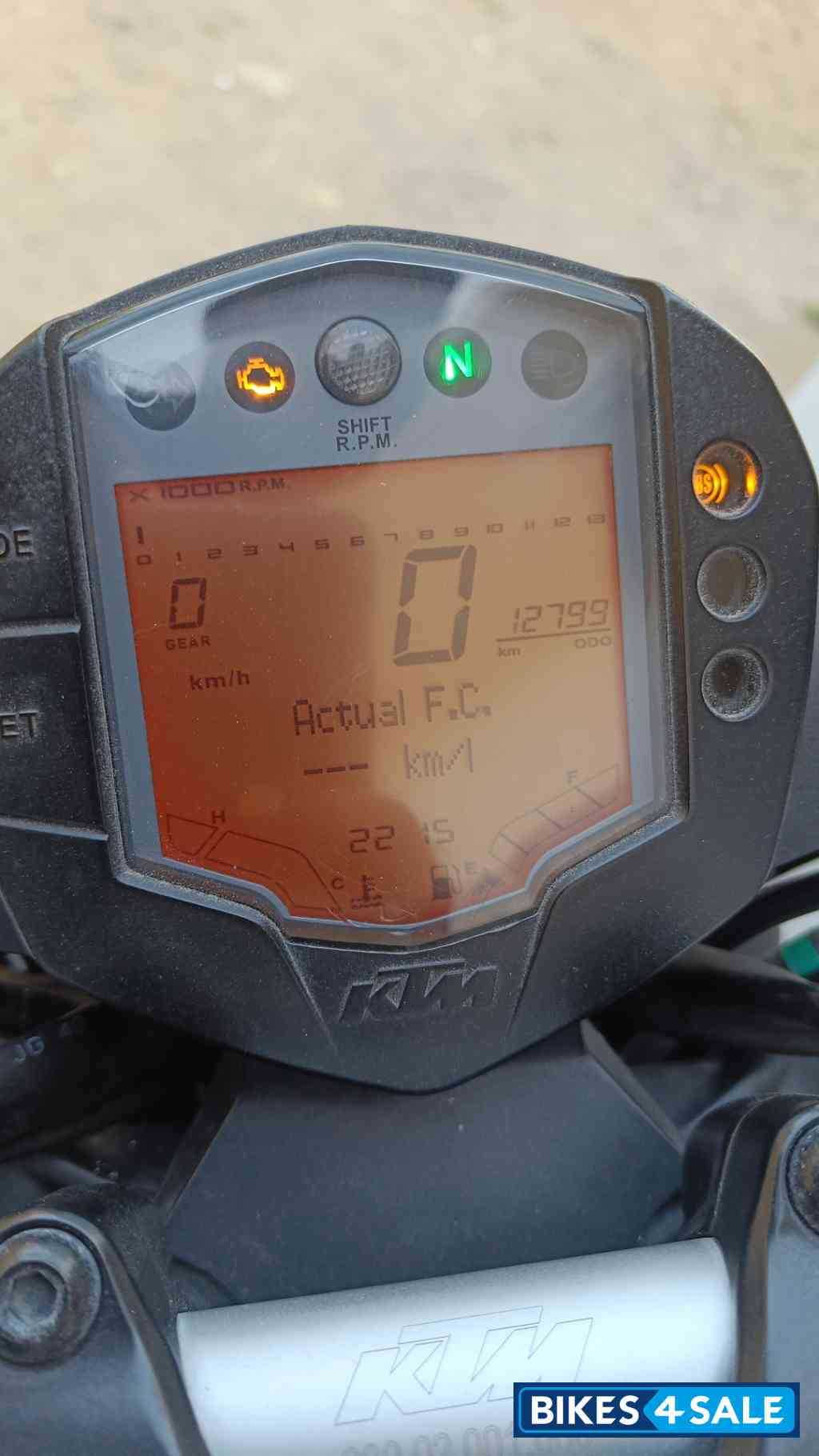 White KTM Duke 200 2020 White KTM Duke 200 2020