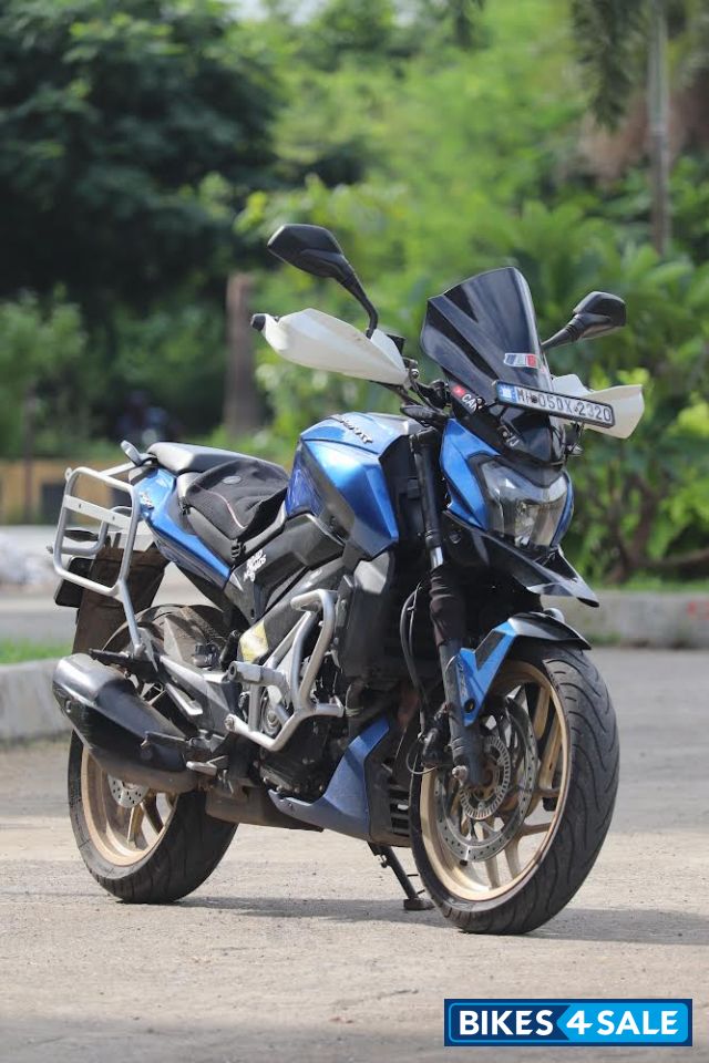 Glacier Blue Bajaj Dominar 400