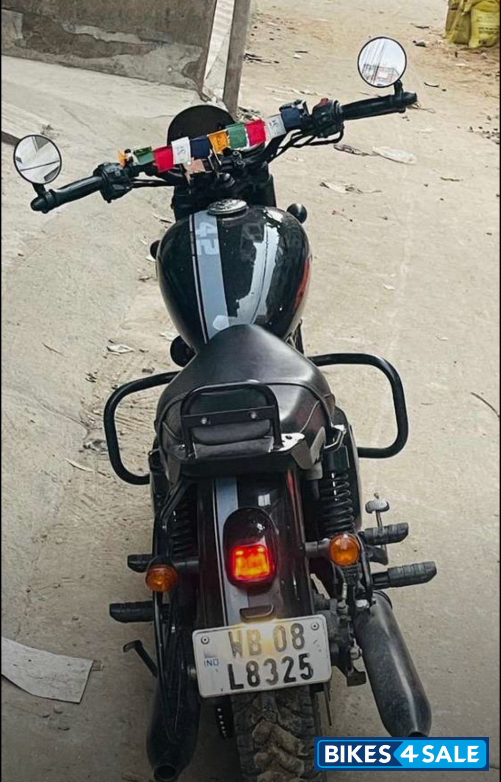 Black Jawa 42 Bobber Black Mirror