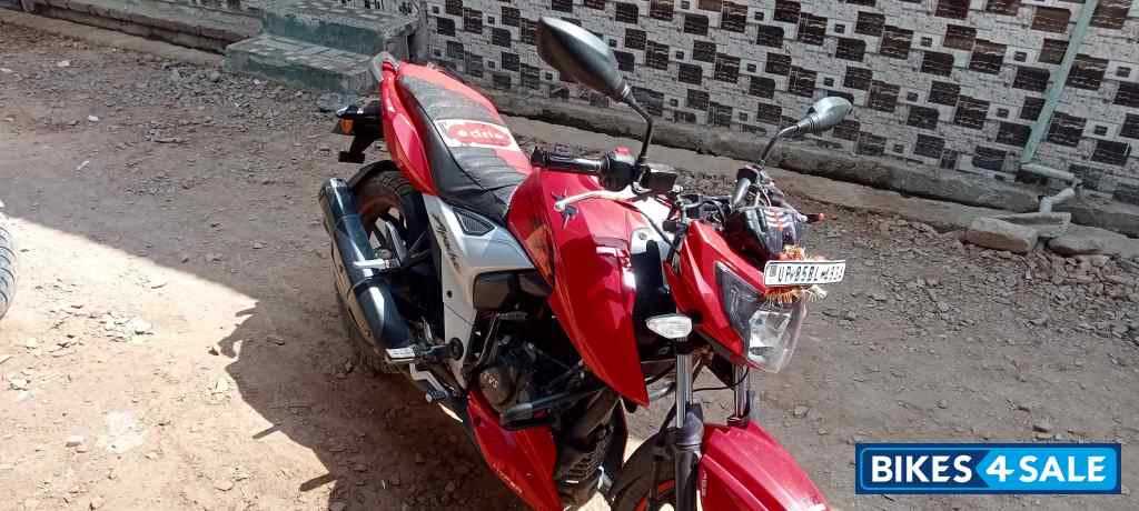 Red TVS Apache RTR 160 4V Red TVS Apache RTR 160 4V