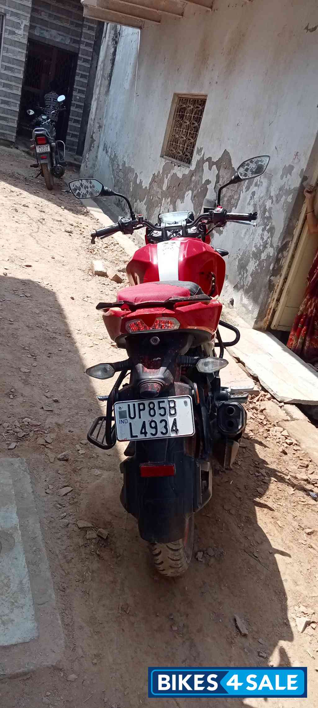 Red TVS Apache RTR 160 4V Red TVS Apache RTR 160 4V