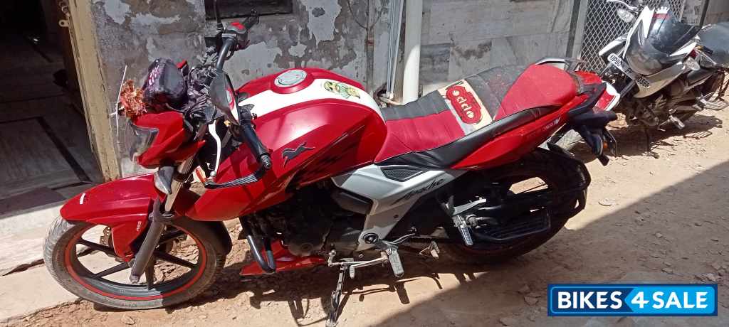 Red TVS Apache RTR 160 4V Red TVS Apache RTR 160 4V
