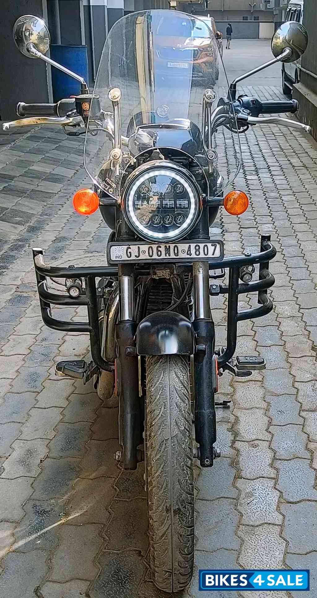 Royal Enfield Meteor 350 Stellar