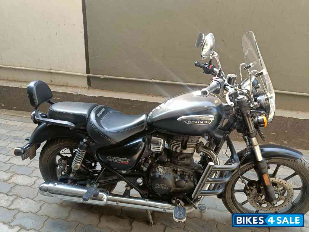 Royal Enfield Meteor 350 Stellar