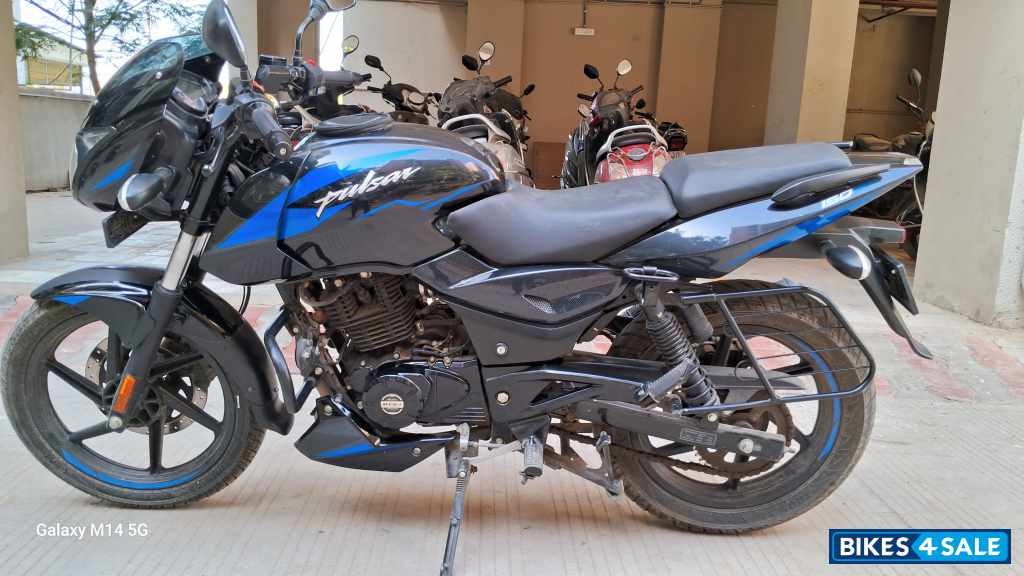 Blue Bajaj Pulsar 150 Twin Disc