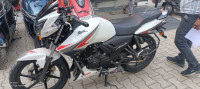 White TVS Apache RTR 160