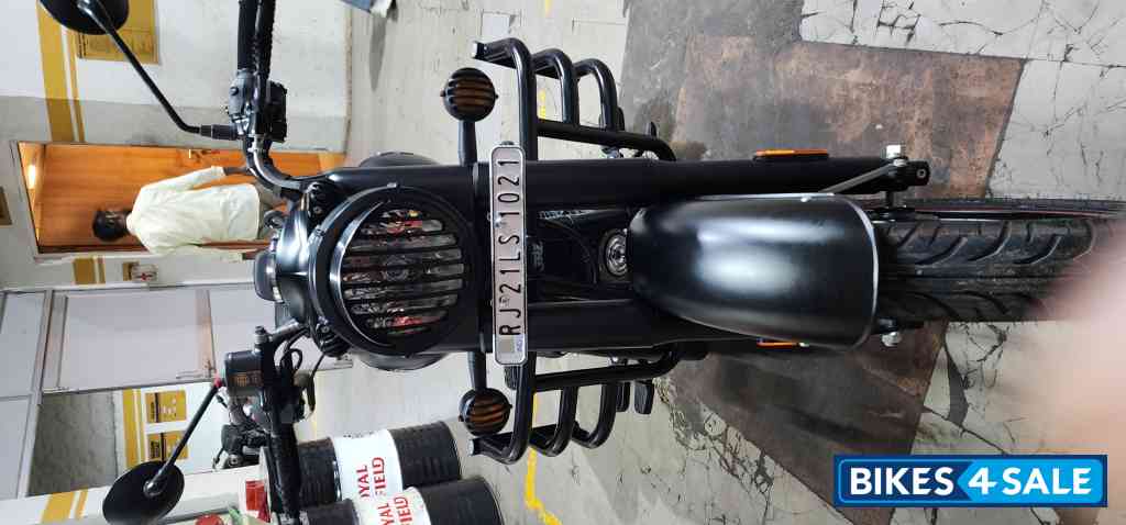 Royal Enfield Classic Stealth Black