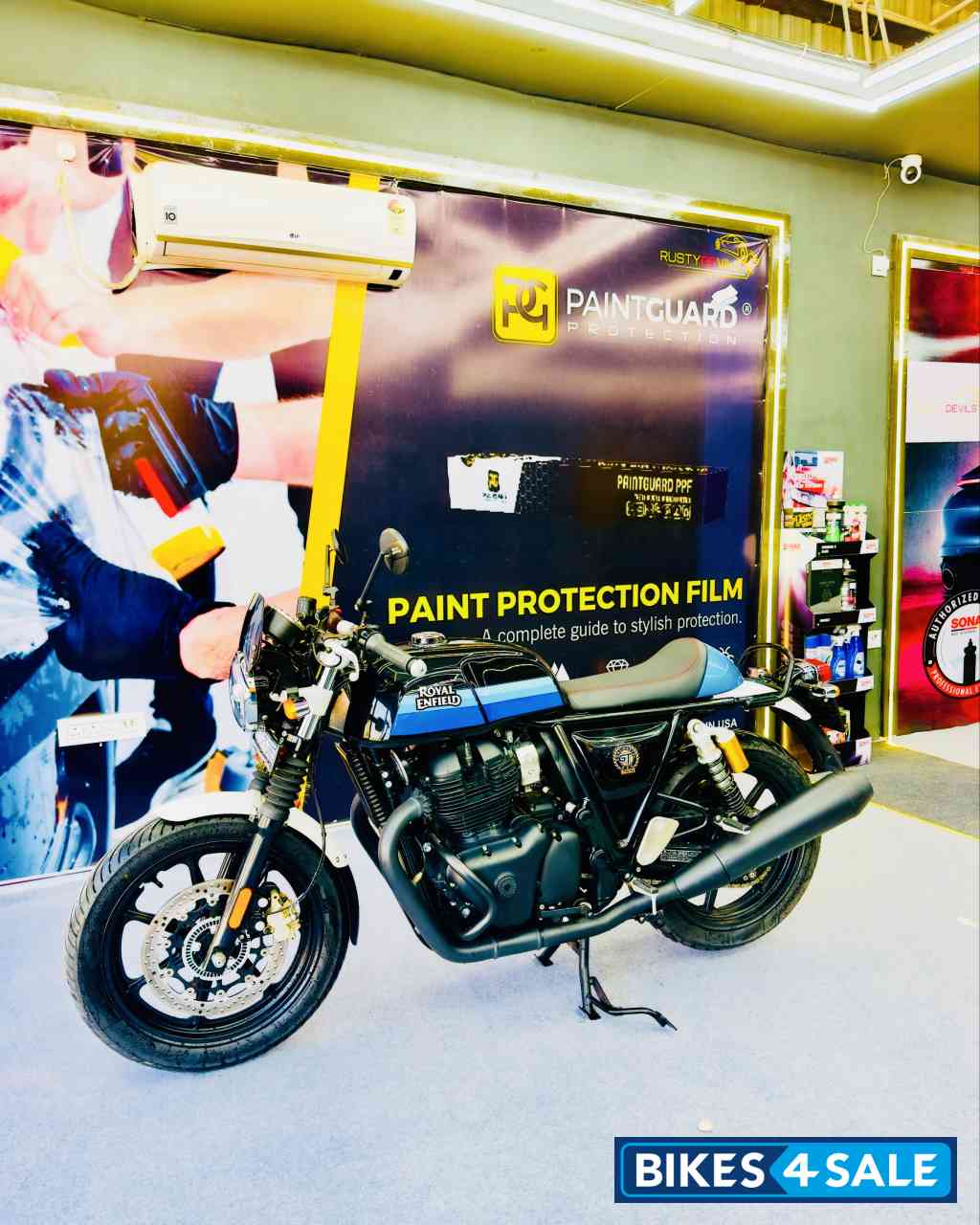 Slipstream Blue Royal Enfield Continental GT 650