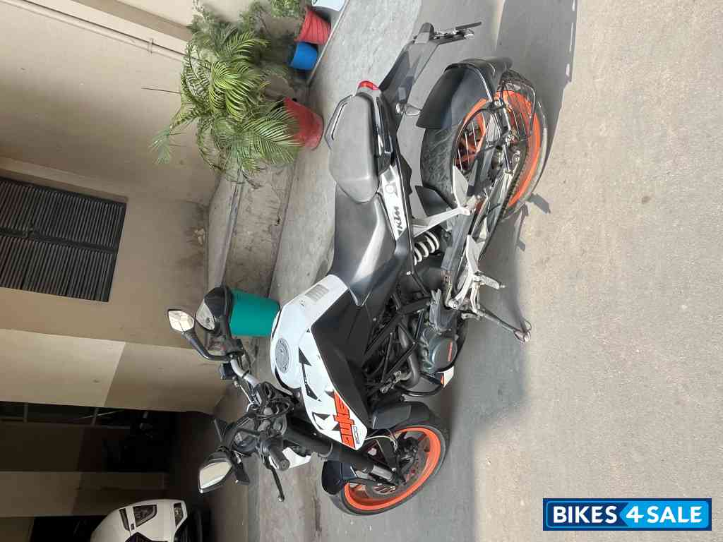 KTM Duke 200