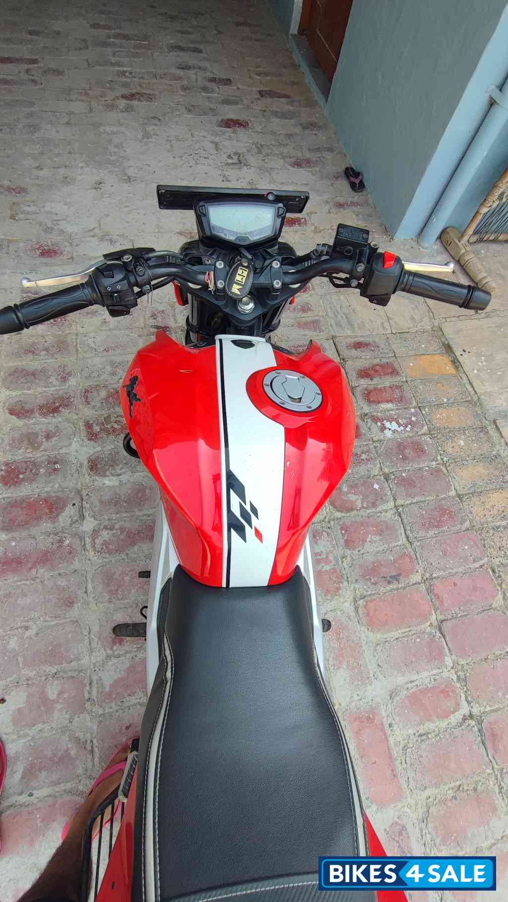 TVS Apache RTR 160 4V BS6