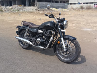 Black Honda CB350 DLX Pro