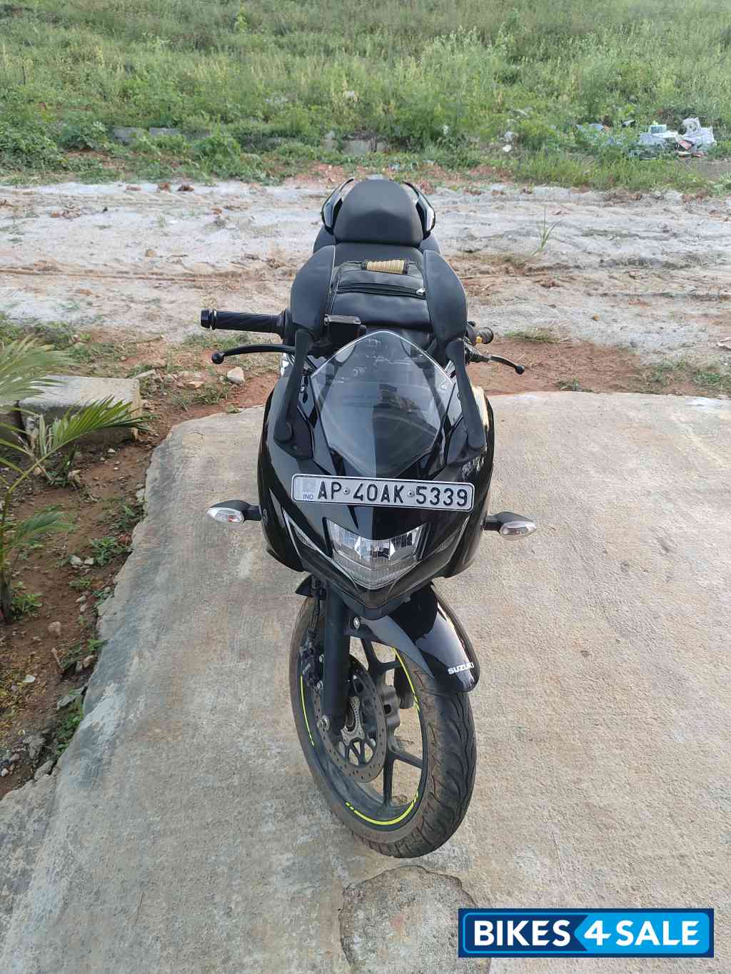 Black Suzuki Gixxer SF BS6