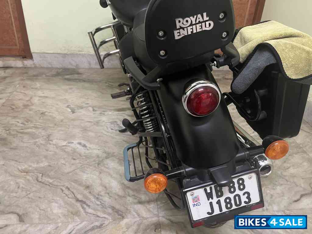 Matt Black Royal Enfield Meteor 350 Stellar