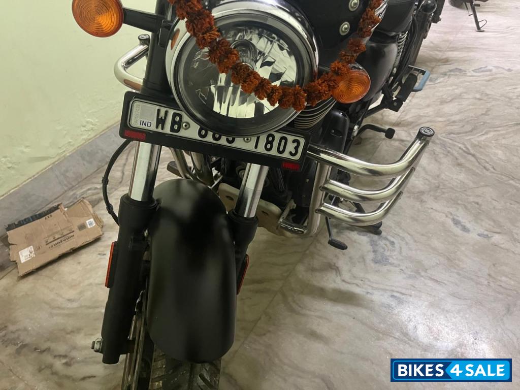 Matt Black Royal Enfield Meteor 350 Stellar