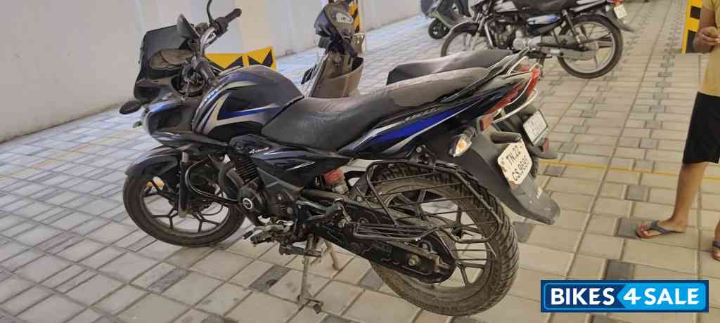 Blue Bajaj Discover 150 F