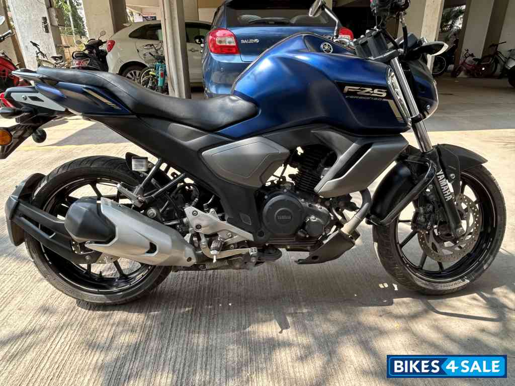 Blue Yamaha FZ-S