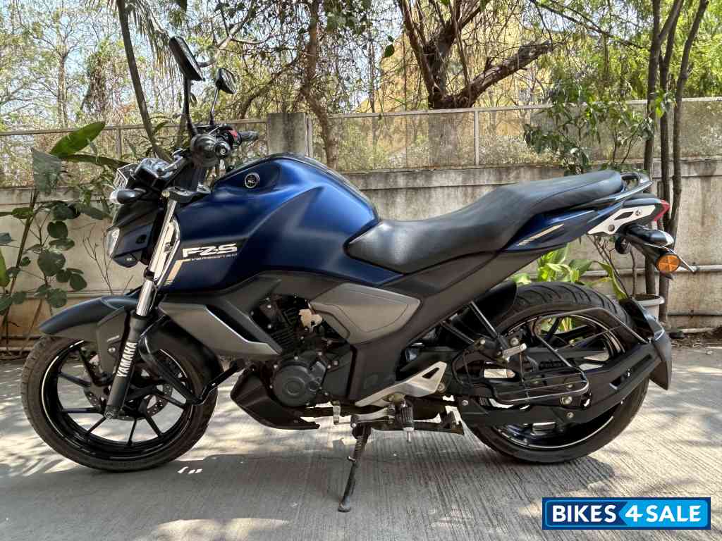 Blue Yamaha FZ-S
